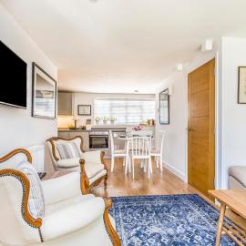 Charming Cottage with Garden - Pass the Keys
