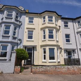 Flat 2, 10 Seafield Road, hotel di Seaton