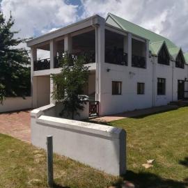 The 10th Hole - Golf Estate, hotel in Villiersdorp