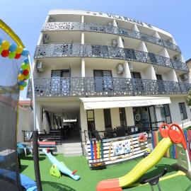 Vila Rares, hotel Costineștiban