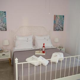 Island house, hotel u gradu 'Psakoudia'