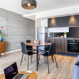 SOUTH-OF-FRANCE T2 neuf haut de gamme, climatisé, parking gratuit, 2eme ligne balcon 3, hotel in Carnon-Plage