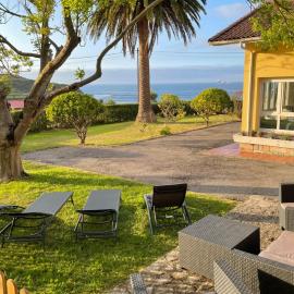 Villa La Palmera y El Mar, hotel a Naveces