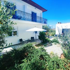 Garden, hotel in Sutomišćica