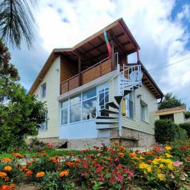 Вила Виктория, Hotel in Chekhlare