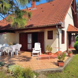 Maria Andrea House, hotel in Balatonkeresztúr