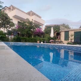Apartments Plavi&Žuti, Hotel in Zaboric
