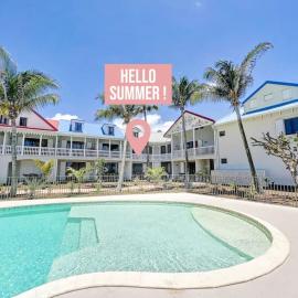 Hello Summer large studio on Orient Bay beach