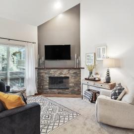 Overland Park Condo, Close to Lakes & Parks!, hotel sa Overland Park