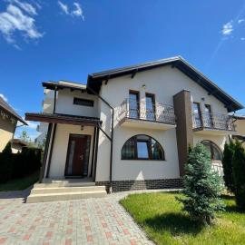 Vila Pati, Hotel in Ploieşti