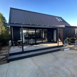 Modern Two bedroom Oasis, hotel in Whangamata