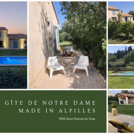 Gîte de Notre Dame avec piscine, hotel v mestu Saint-Étienne-du-Grès