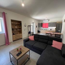Modern Stylist House for Friends