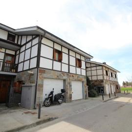 Chalet junto a la Ciudadela de Jaca: Jaca'da bir otel