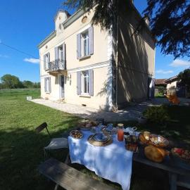 L' Embellie sur Lot, hotel in Sainte-Livrade-sur-Lot