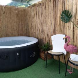 Le Recoin Exotique by ResaLoc - Maison Traditionnelle avec jardin et jacuzzy - sur la Route de Salazie – hotel w mieście Saint-André