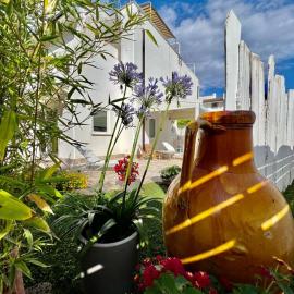 CASA MILA White