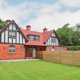 1 Golf Links Cottages、ノースウィッチのホテル