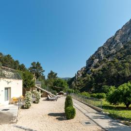 Domaine Saint Julien โรงแรมในบุยส์-เลส์-บาโรนนีส์