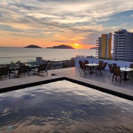 Torre Q Mazatlán - Departamento cerca del malecón de Mazatlán, hotel em Mazatlán