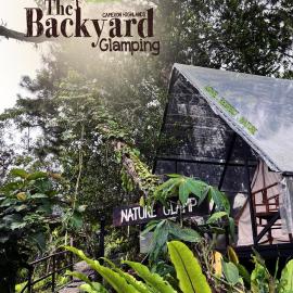The Backyard Glamping Cameron Highlands، فندق في تاناه راتا