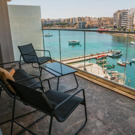 86 Spinola Bay, viešbutis Sent Džiulianse