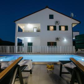 Villa Dagovi, готель у місті Vrsine