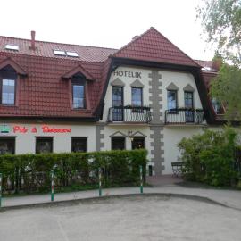 Prohibicja Peter's Pub, hotel i Mikołajki