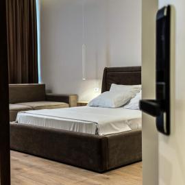 ALEXANDER Rooms & Apartments, מלון בדורס