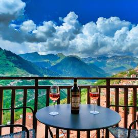 Majestic Vista Residence: Maçova şehrinde bir otel