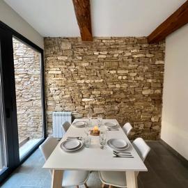 Cal Teca Rural، فندق في Sant Antolí y Vilanova
