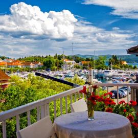 Pakovo Apartments Andrija, hotel di Tivat