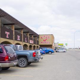 Lazy J Motel, hotel sa Claresholm