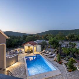 Holiday home Luka