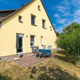 Apartment Am Strom-3 by Interhome