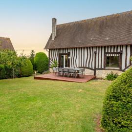 Holiday Home La Normande by Interhome, hotel u gradu Touques