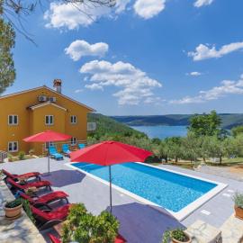 Holiday Home Kosić by Interhome, hotel in Trget