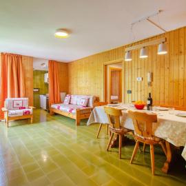 Apartment Appartamento Antermoia by Interhome, hotel in Mazzin