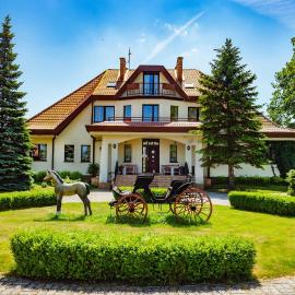 Ranczo Mustafa: Bobolin şehrinde bir otel