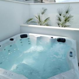 Olive Tree apartment with jacuzzi