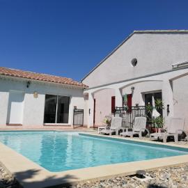 Villa chaleureuse avec piscine