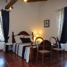 L'Oratori : chambre La Gabarre, hotel in Sérignac