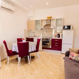 Stylish apt Marta, private parking,BBQ in Stobreč