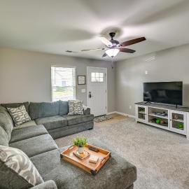 Serene Dry Ridge Vacation Rental w/ Nearby Fishing, hotell sihtkohas Dry Ridge