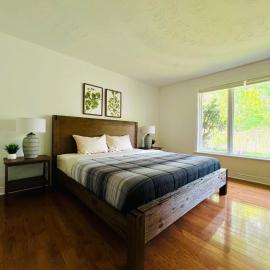 Letitia Heights !G Stylish and Spacious Private Bedroom with Shared Bathroom, hotel sa Barrie