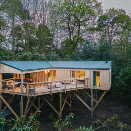 RewildThings Treehouses、グロスターのホテル