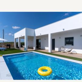 La casa grande village