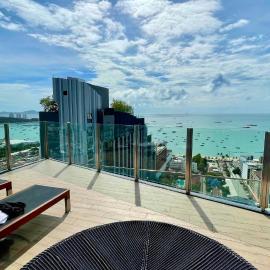 Best Location Condo with swimming pool, gym, sauna, washing mashine, Fast internet in Central of Pattaya