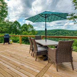 Searcy Vacation Rental w/ Deck & Water Views!, Hotel in Searcy
