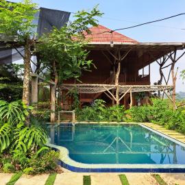 Juar House, hotel di Simpen